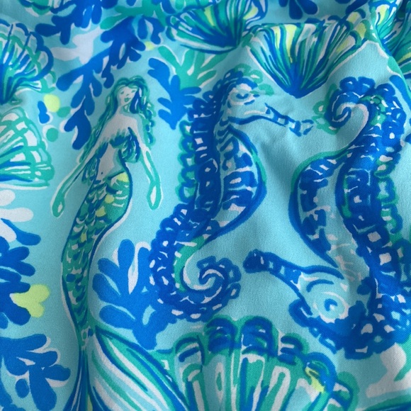 Lilly Pulitzer luxletic mermaid shorts - Picture 2 of 10